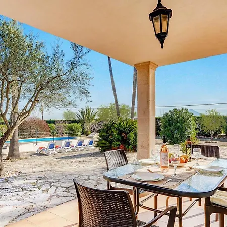 Villa Idu By